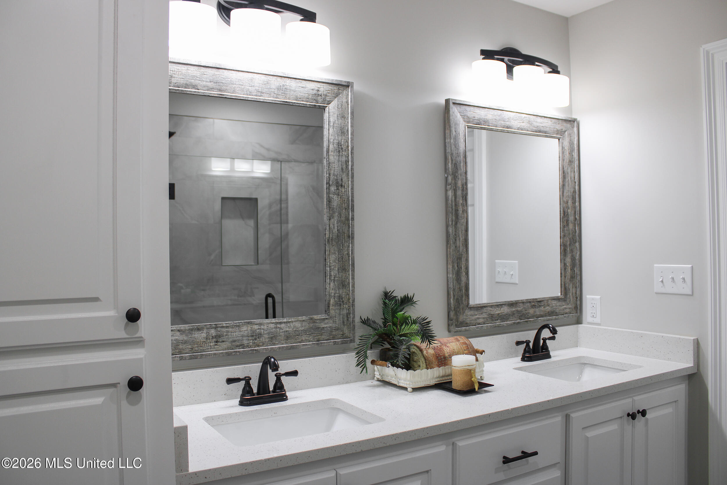 80 Meadow Breeze Road Sumrall, MS 39482 - Photo 17 of 30 17 Master Bathroom