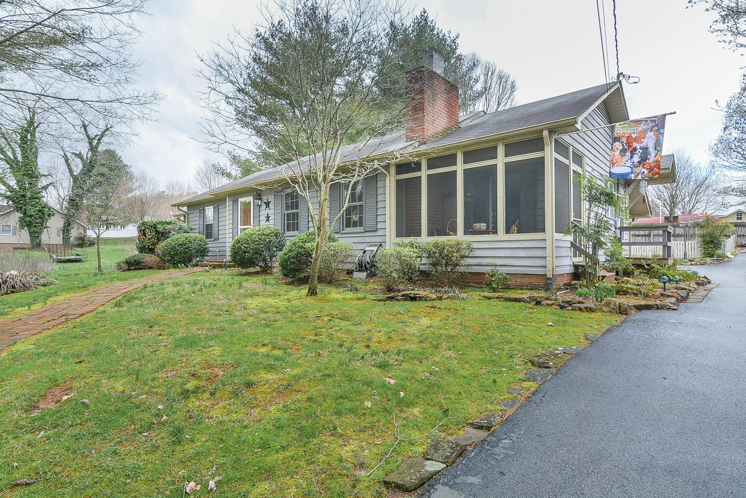 311 Max Jett Road Johnson City, TN 37601 - Photo 4 of 36 311 Max front right