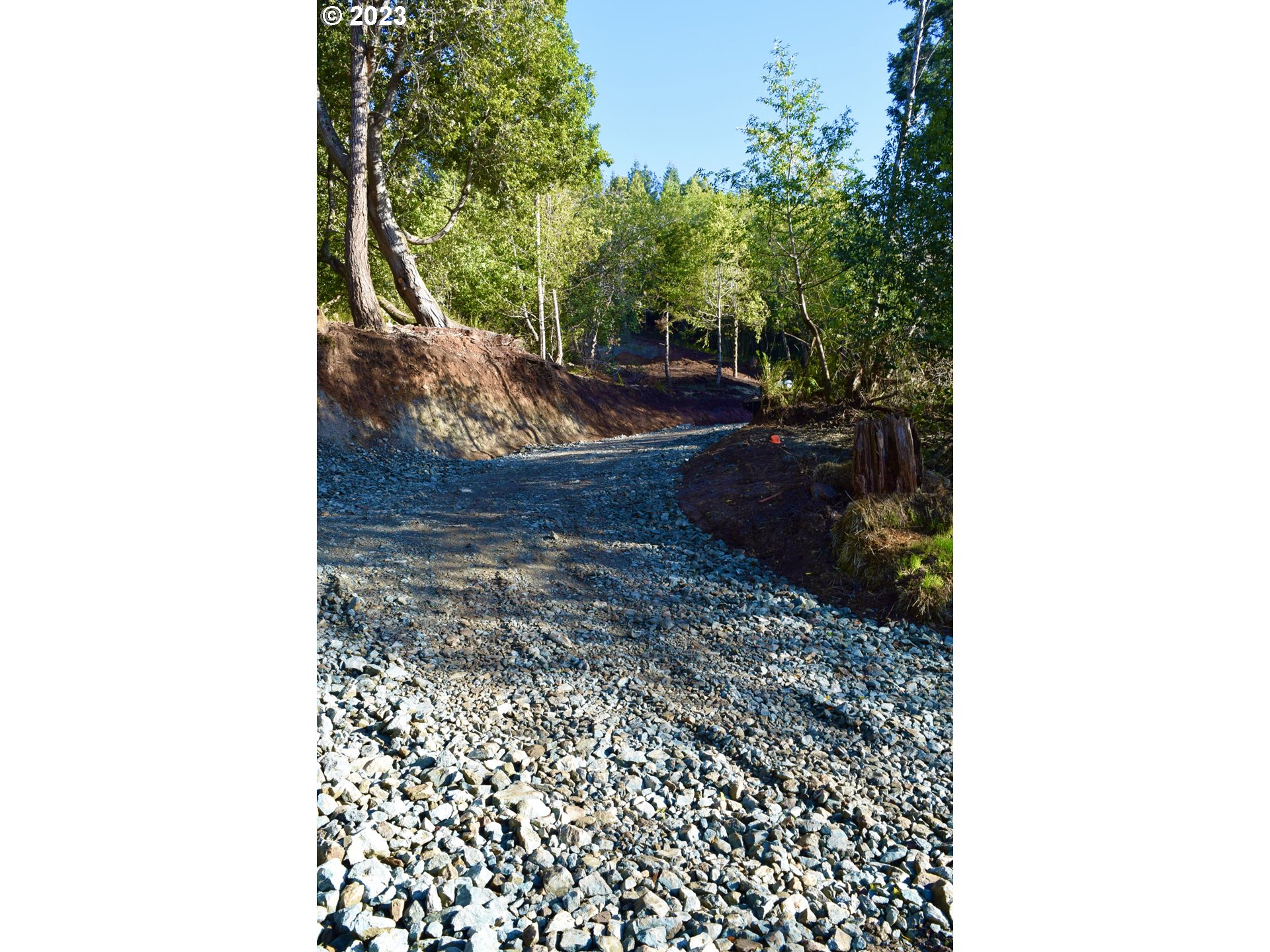 Skyview, Unit 101 Gold Beach, OR 97444 - Photo 14 of 16 a picture of a living room