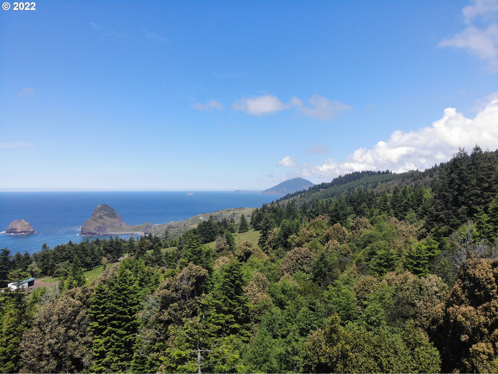Skyview, Unit 101 Gold Beach, OR 97444 - Photo 2 of 16 a view of a city