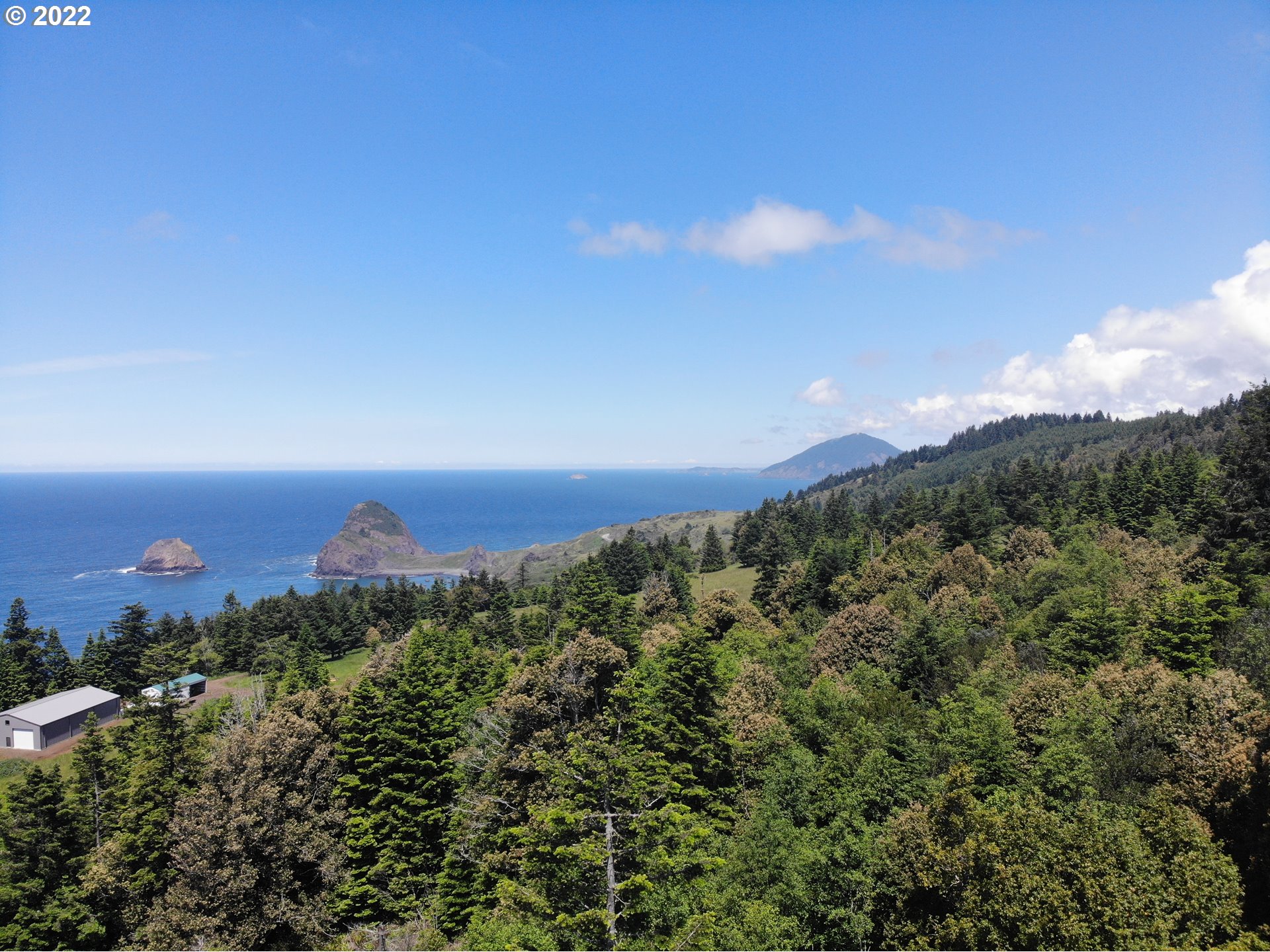 Skyview, Unit 101 Gold Beach, OR 97444 - Photo 4 of 16 a view of a city