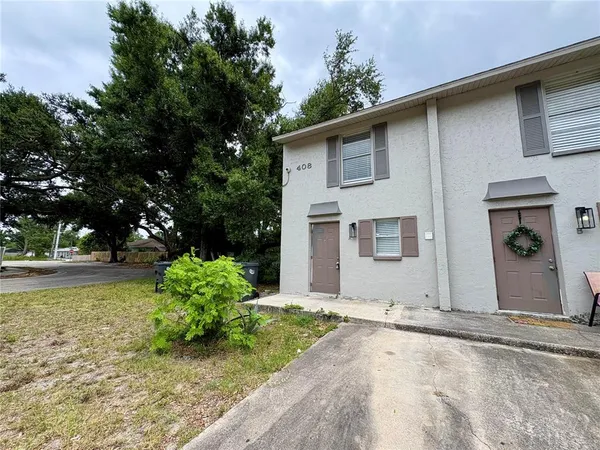 $1,350 | 408 57th Ave Drive East, Unit A, Bradenton, FL 34203