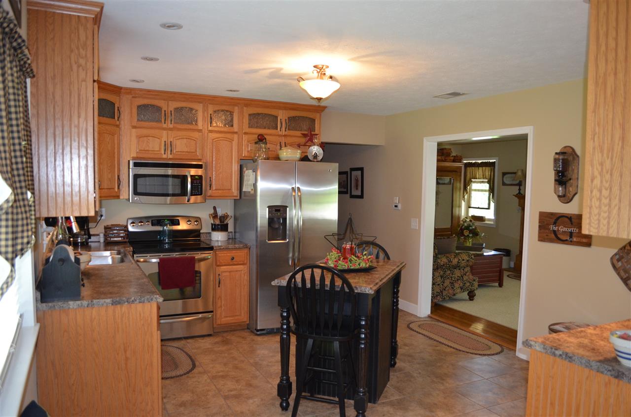 266 South Yankeetown Road Boonville, IN 47601 - Photo 5 of 35 Gallery Image 5