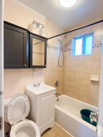 $2,950 | 11 Edgewood Place, Huntington Station, NY 11746