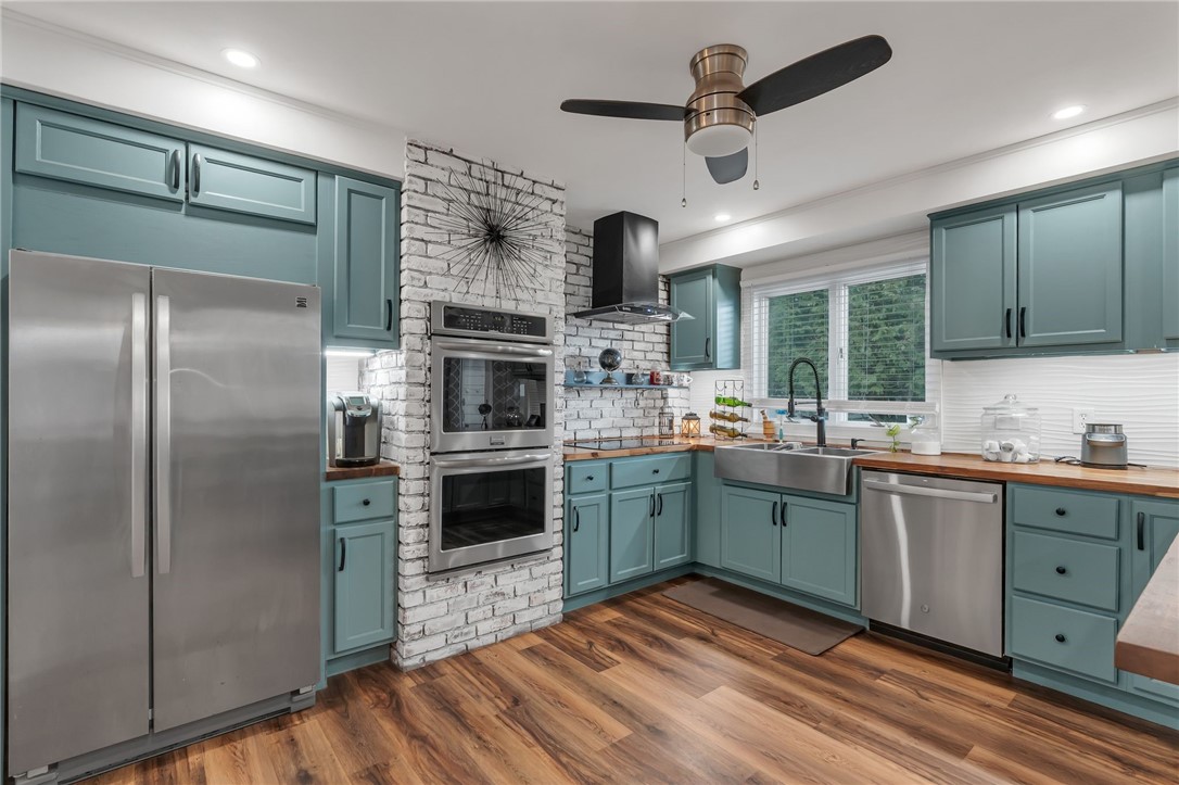 33 Achille Street Woonsocket, RI 02895 - Photo 2 of 37