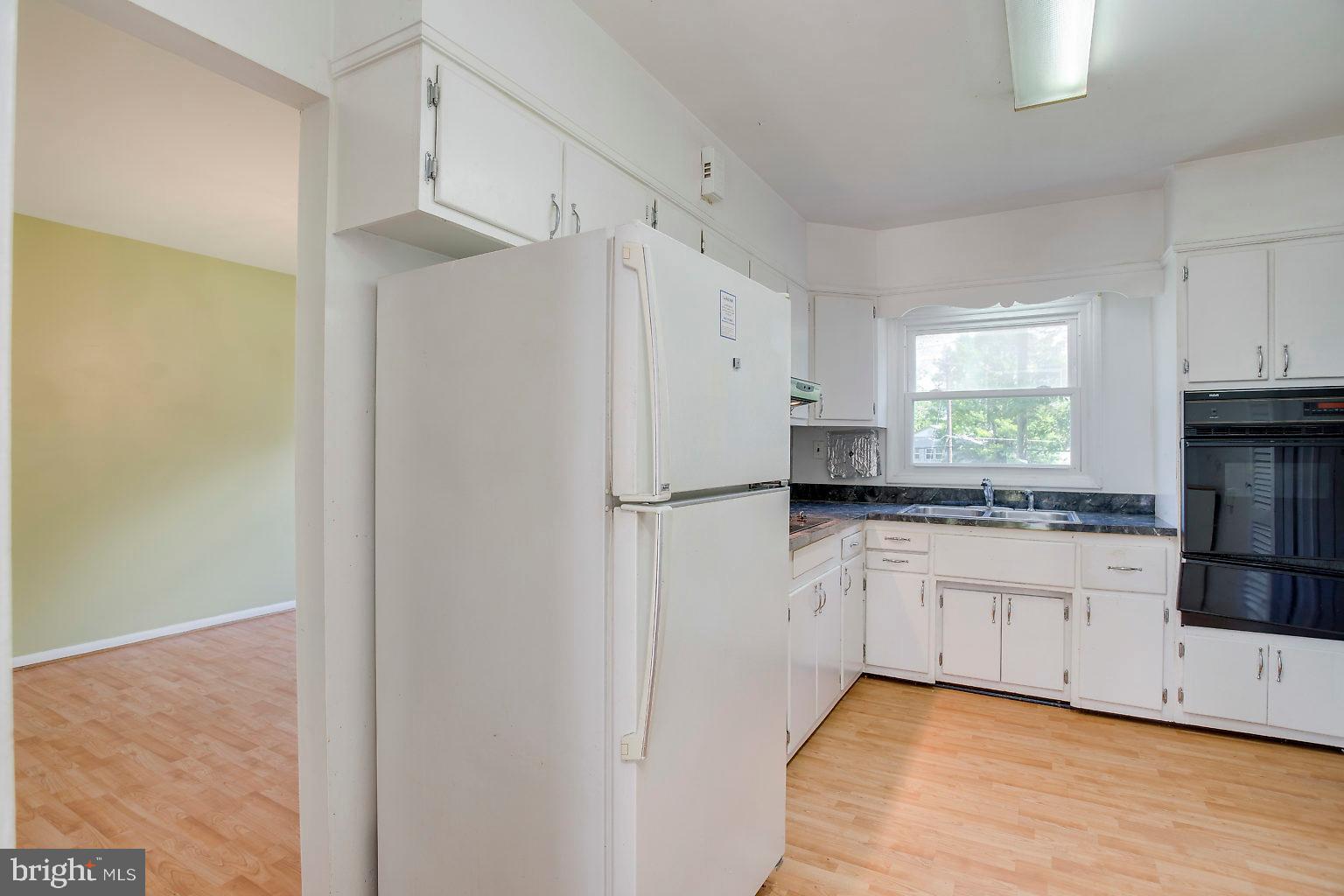 3333 Northmont Road Baltimore, MD 21244 - Photo 20 of 37 Kitchen