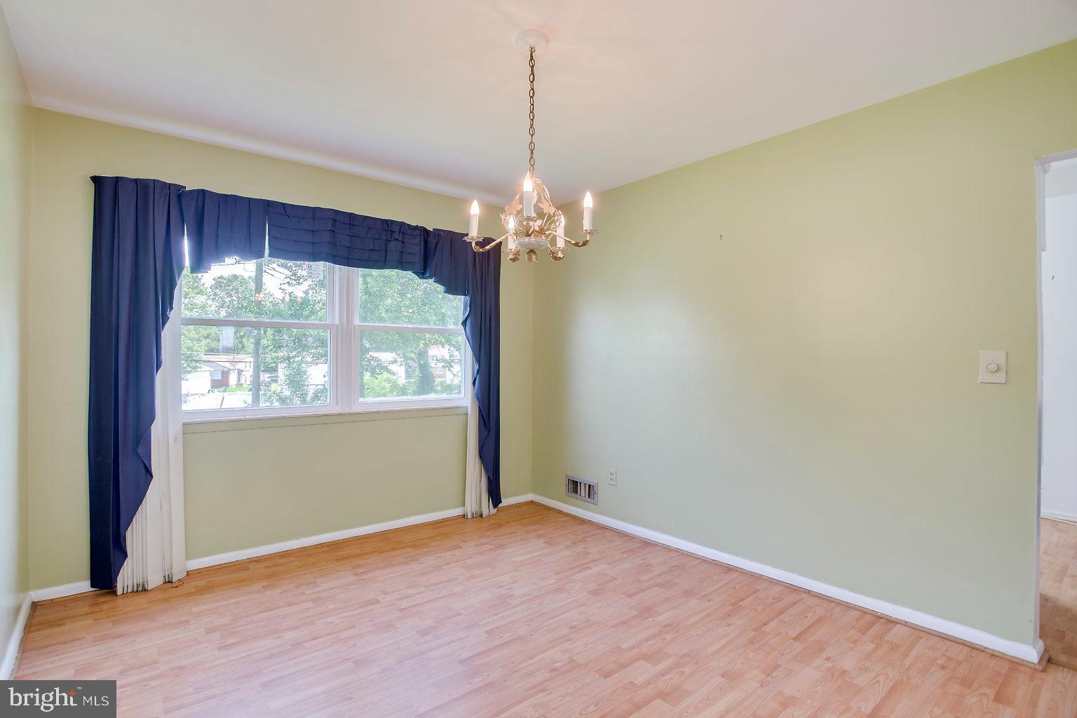 3333 Northmont Road Baltimore, MD 21244 - Photo 22 of 37 Dining Room