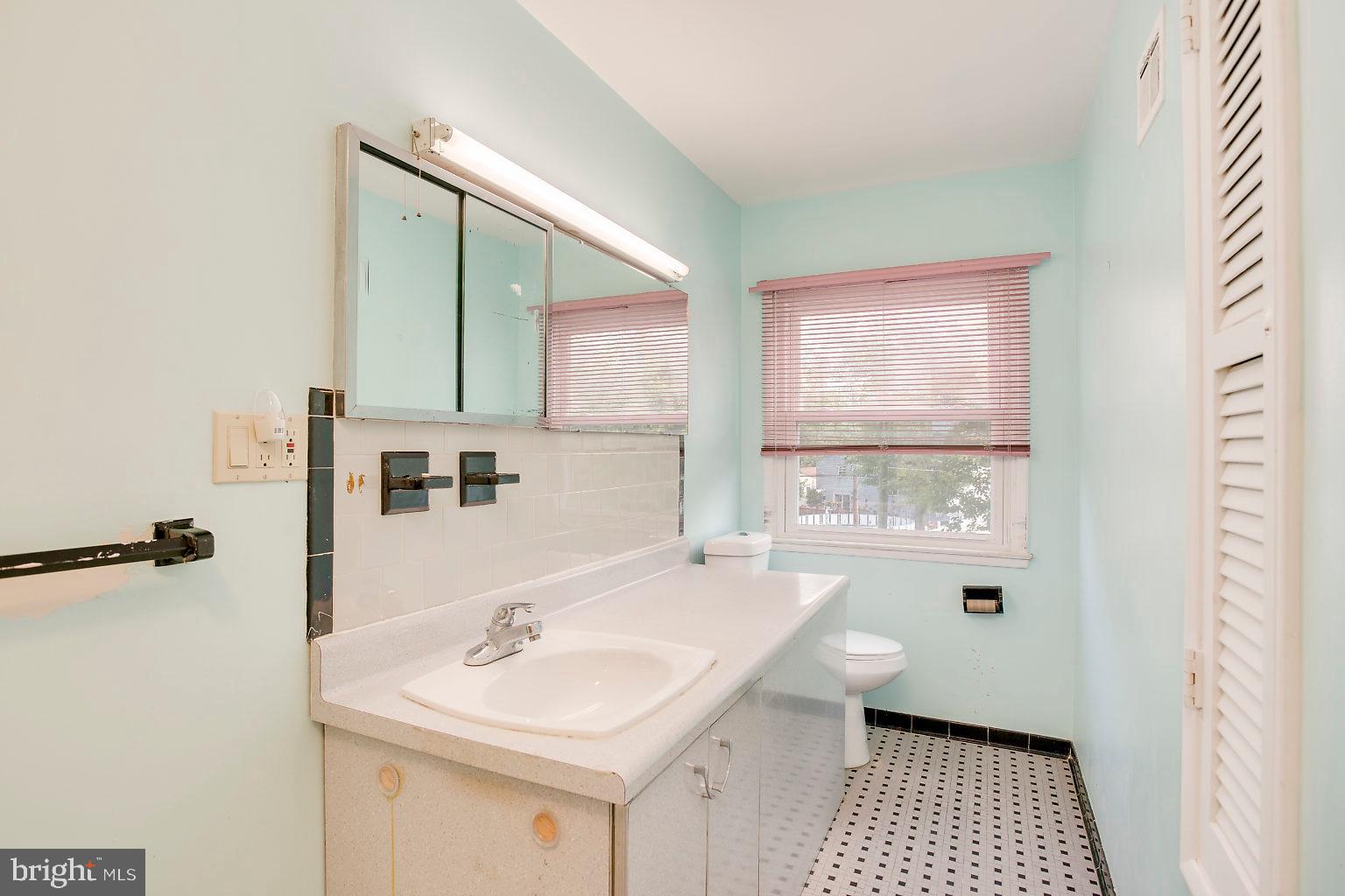 3333 Northmont Road Baltimore, MD 21244 - Photo 31 of 37 Bathroom