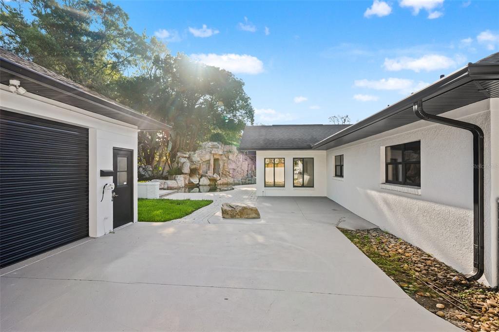 2521 Lake Ellen Drive Tampa, FL 33618 - Photo 41 of 54
