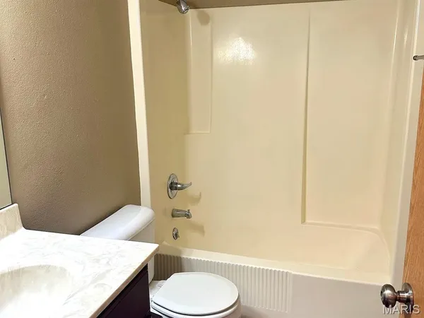 $1,150 | 309 Biggs Drive, Unit 4, Belleville, IL 62221