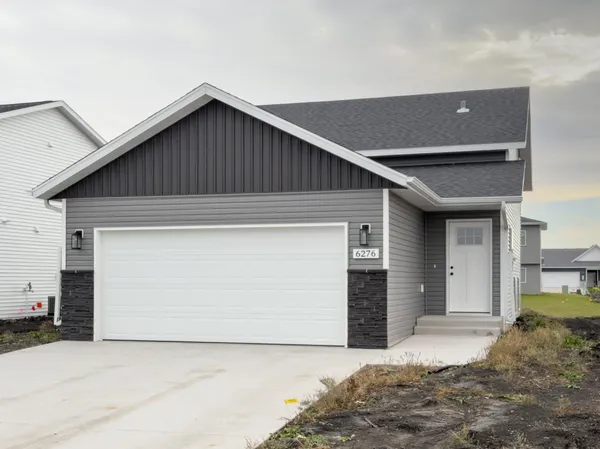 $294,500 | 6276 85th Avenue South, Horace, ND 58047