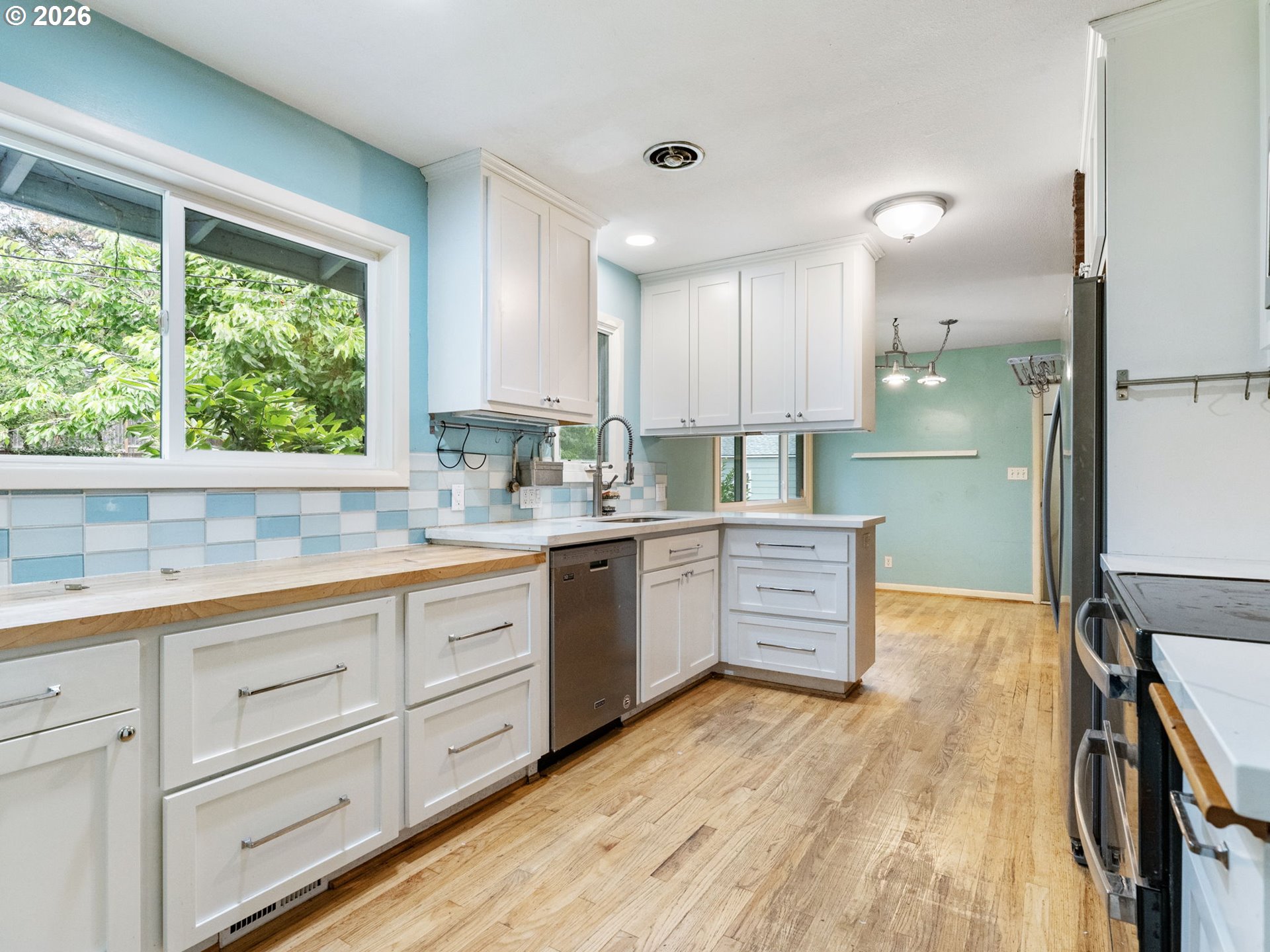 4010 Southwest Hamilton Street Portland, OR 97221 - Photo 12 of 38
