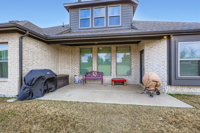 $460,000 | 637 Summer Grove Drive, Midlothian, TX 76065