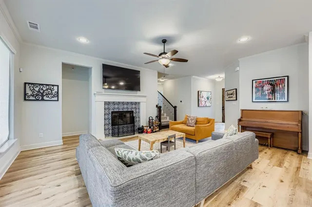 $460,000 | 637 Summer Grove Drive, Midlothian, TX 76065