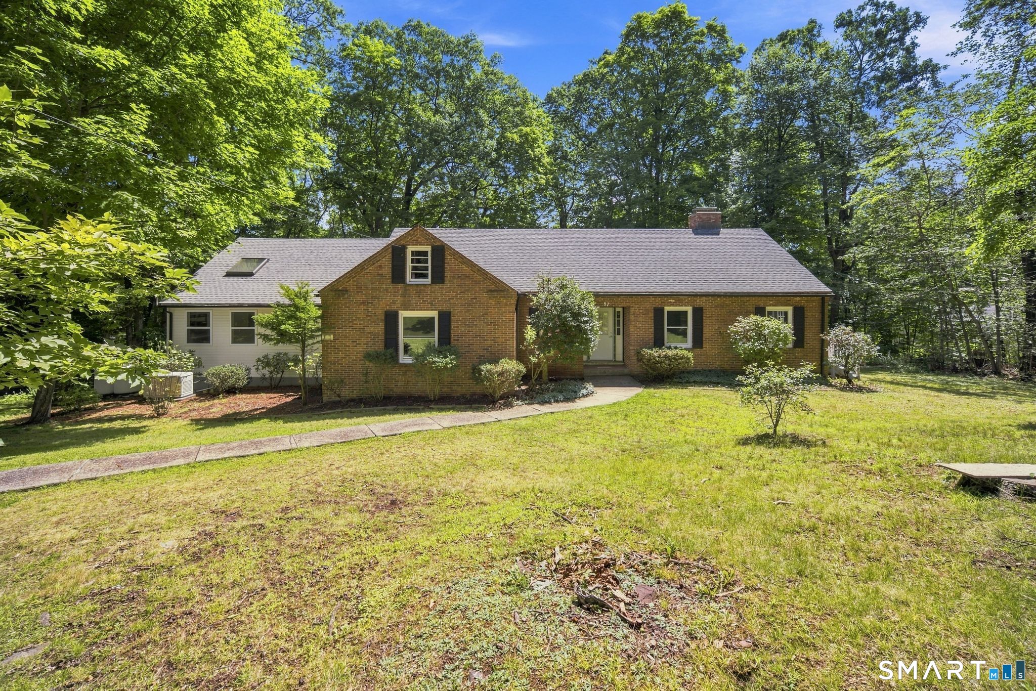 87 Kenmore Road Bloomfield, CT 06002 - Photo 1 of 40 Gallery Image 1