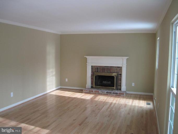 8707 Side Saddle Road Springfield, VA 22152 - Photo 11 of 30 Family Room