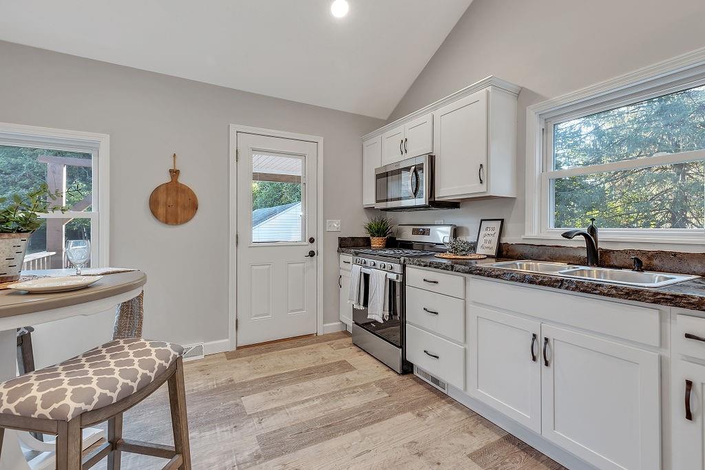 2018 Darlington Road Beaver Falls, PA 15010 - Photo 9 of 22 Gallery Image 9