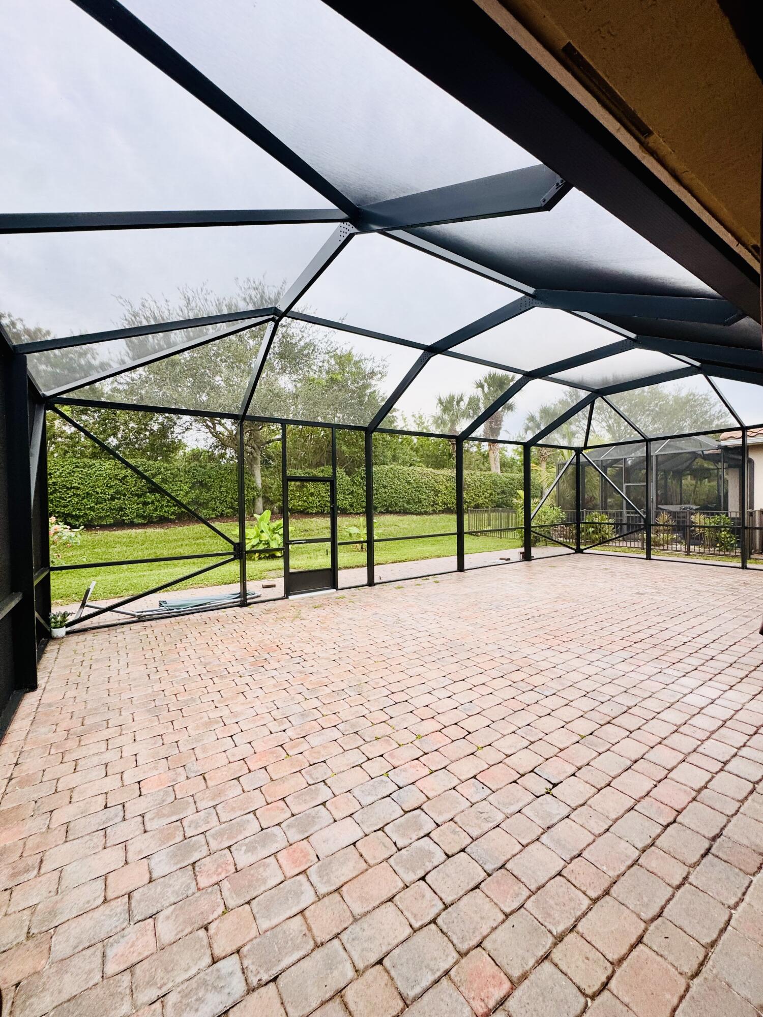 1807 Berkshire Circle Southwest Vero Beach, FL 32968 - Photo 22 of 22 a view of small yard