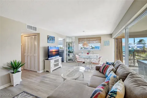 $415,000 | 6500 Estero Boulevard, Unit H300, Fort Myers Beach, FL 33931