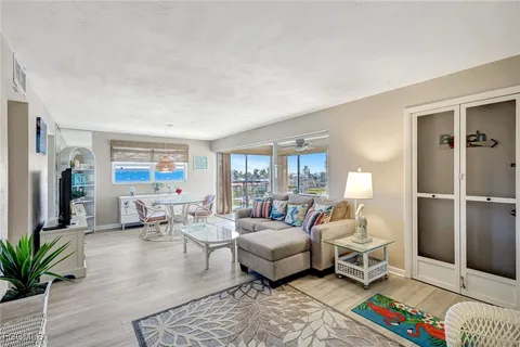 $415,000 | 6500 Estero Boulevard, Unit H300, Fort Myers Beach, FL 33931