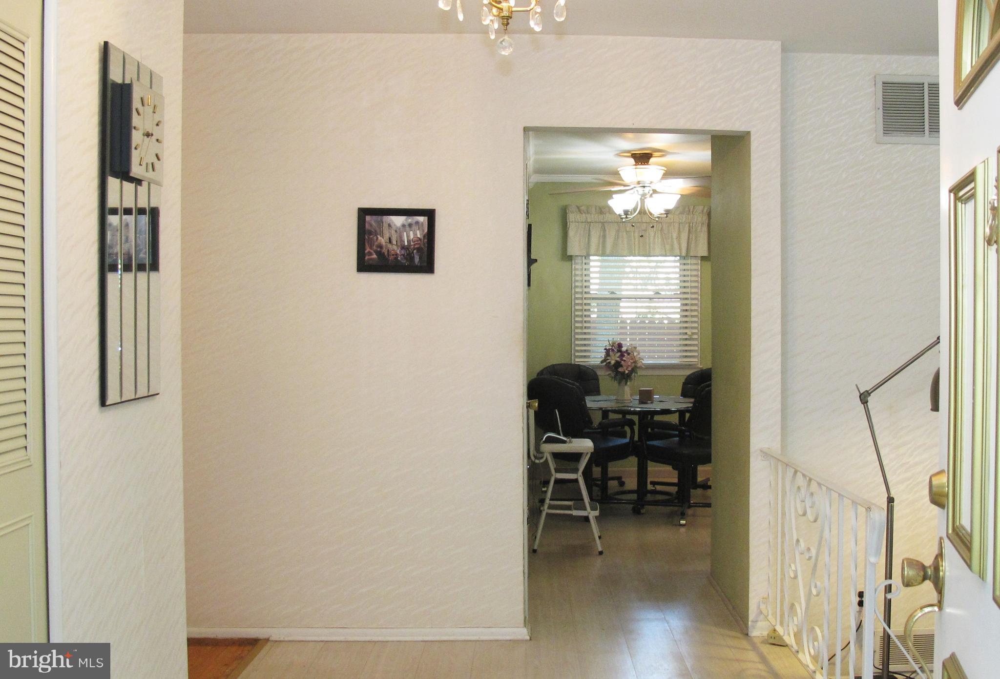 597 Parry Road Cinnaminson, NJ 08077 - Photo 5 of 24 Foyer