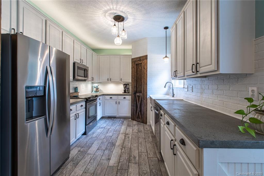 180 East P Rhyne Road Mount Holly, NC 28120 - Photo 2 of 35 Gallery Image 2