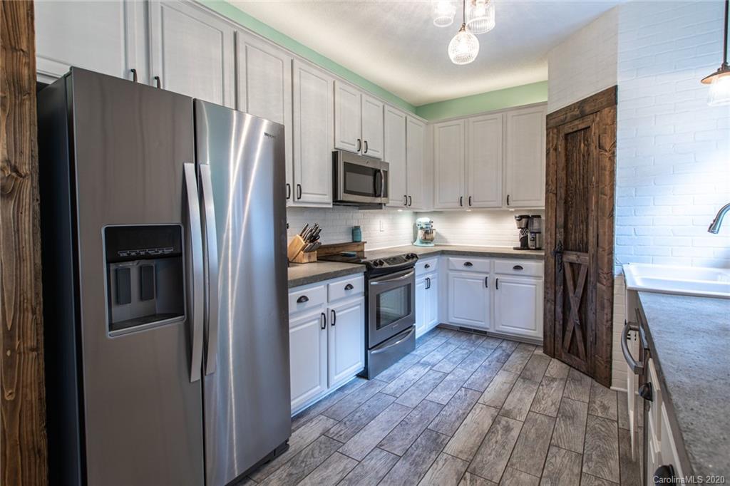 180 East P Rhyne Road Mount Holly, NC 28120 - Photo 12 of 35 Gallery Image 12