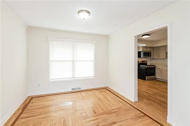 $2,345 | 6901 East 140th Terrace, Grandview, MO 64030