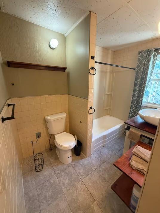 929 Southwest Huntoon Street Topeka, KS 66604 - Photo 13 of 35