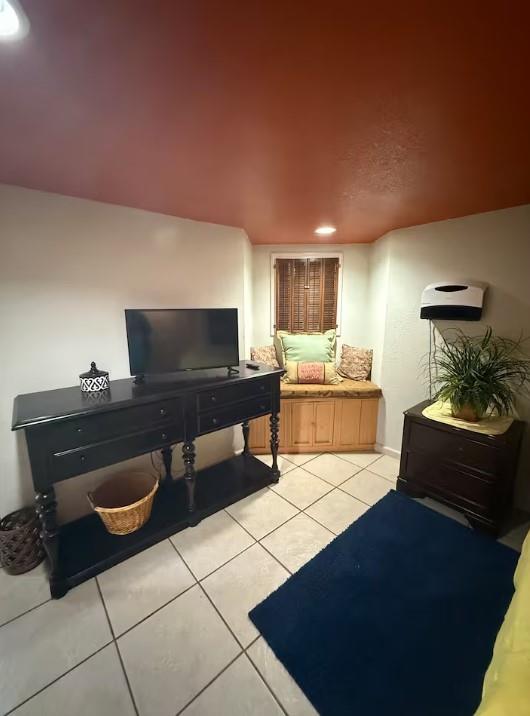 929 Southwest Huntoon Street Topeka, KS 66604 - Photo 3 of 35