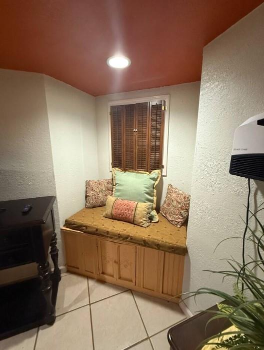 929 Southwest Huntoon Street Topeka, KS 66604 - Photo 4 of 35