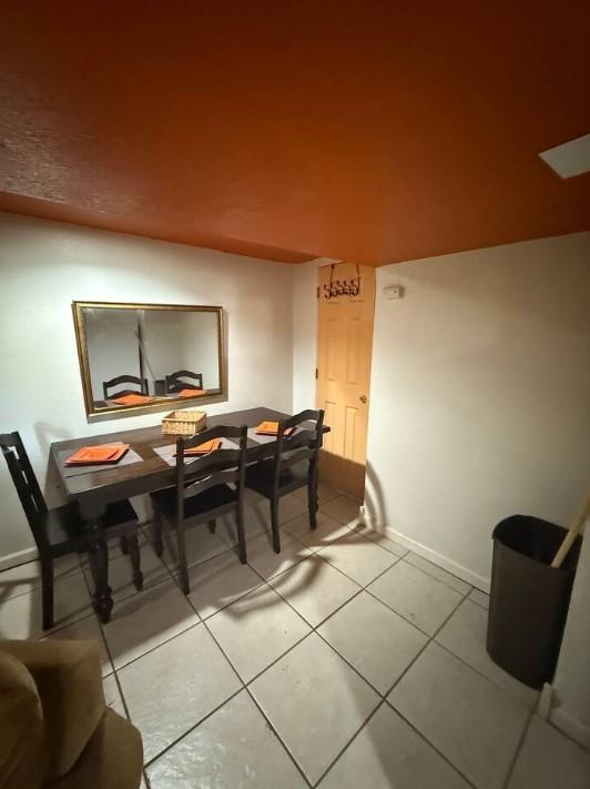 929 Southwest Huntoon Street Topeka, KS 66604 - Photo 5 of 35