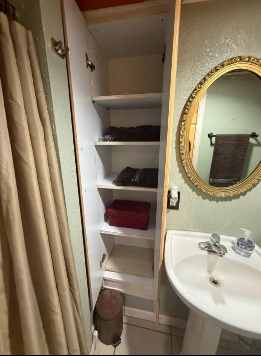 929 Southwest Huntoon Street Topeka, KS 66604 - Photo 7 of 35