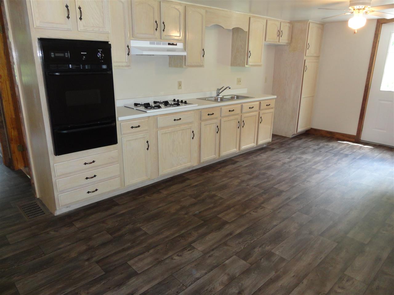 191 Clough Hill Road Loudon, NH 03307 - Photo 3 of 18 Gallery Image 3