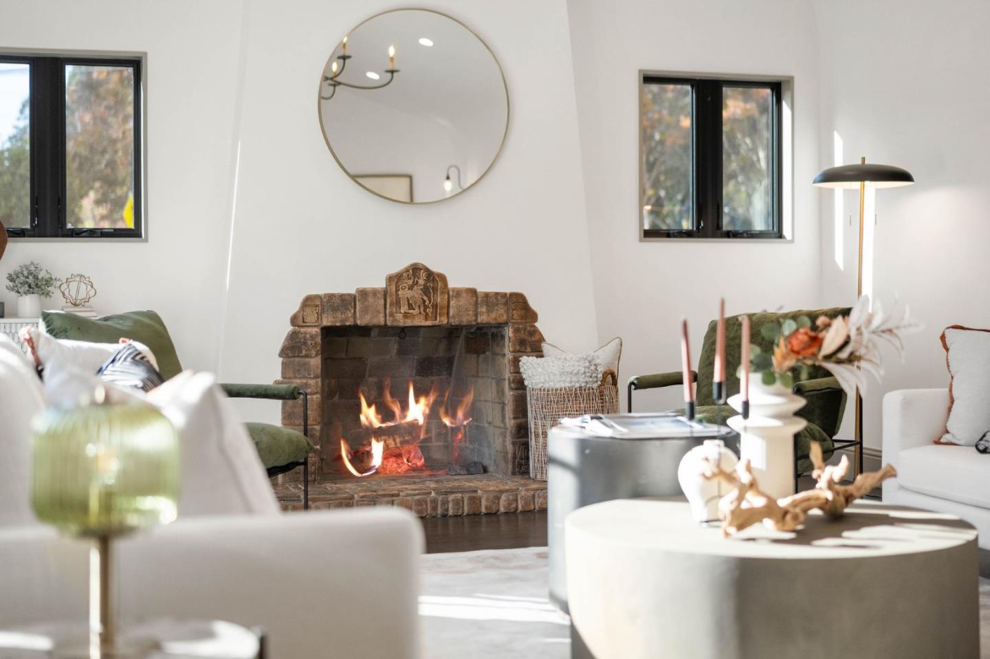 58 Gladys Avenue Mountain View, CA 94043 - Photo 7 of 42 a living room with furniture and a mirror