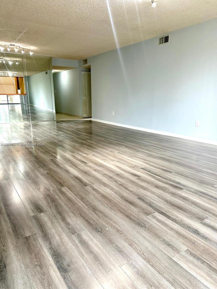 601 Ives Dairy Road, Unit 4018 Miami, FL 33179 - Photo 6 of 61