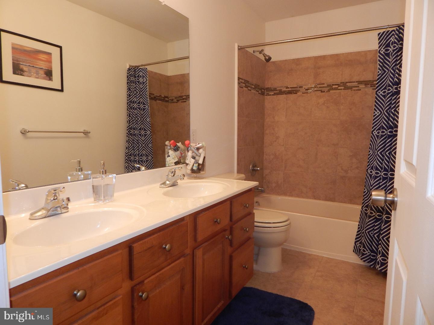 121 Riverside Lane Coatesville, PA 19320 - Photo 17 of 22 Bathroom