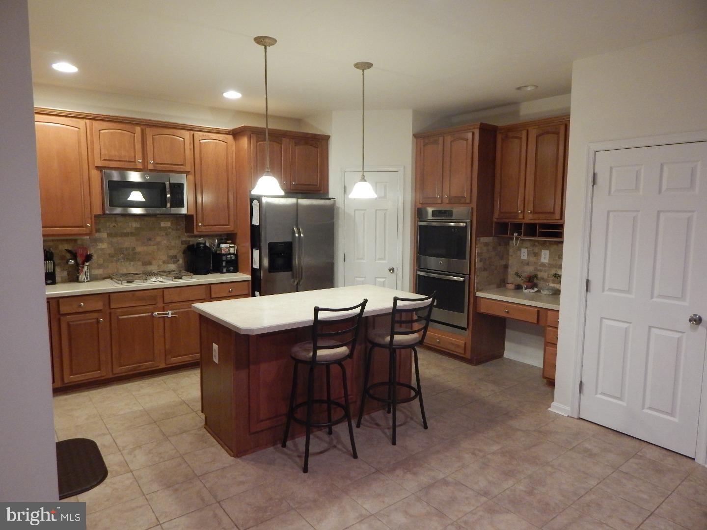 121 Riverside Lane Coatesville, PA 19320 - Photo 7 of 22 Kitchen
