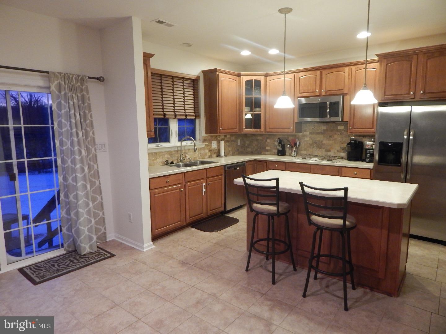 121 Riverside Lane Coatesville, PA 19320 - Photo 8 of 22 Kitchen