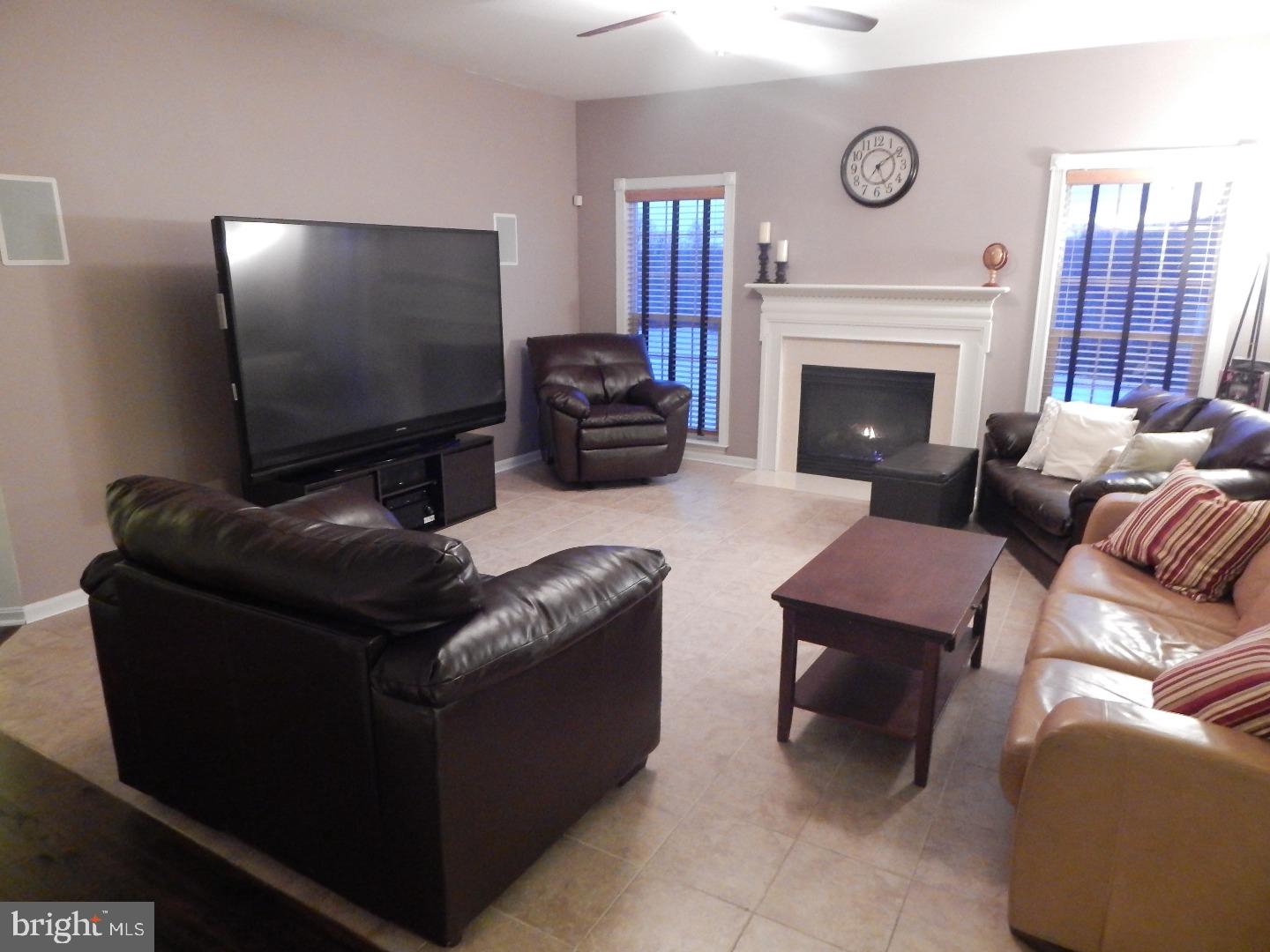 121 Riverside Lane Coatesville, PA 19320 - Photo 9 of 22 Great Room
