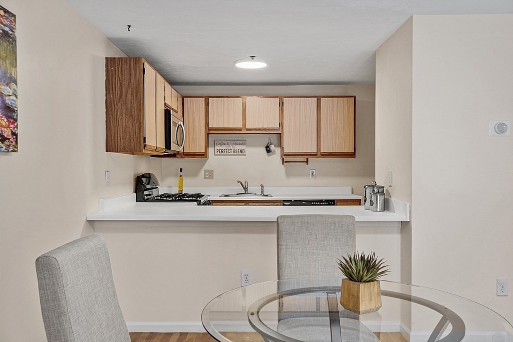360 Littleton Road, Unit H7 Chelmsford, MA 01824 - Photo 10 of 32 Gallery Image 10