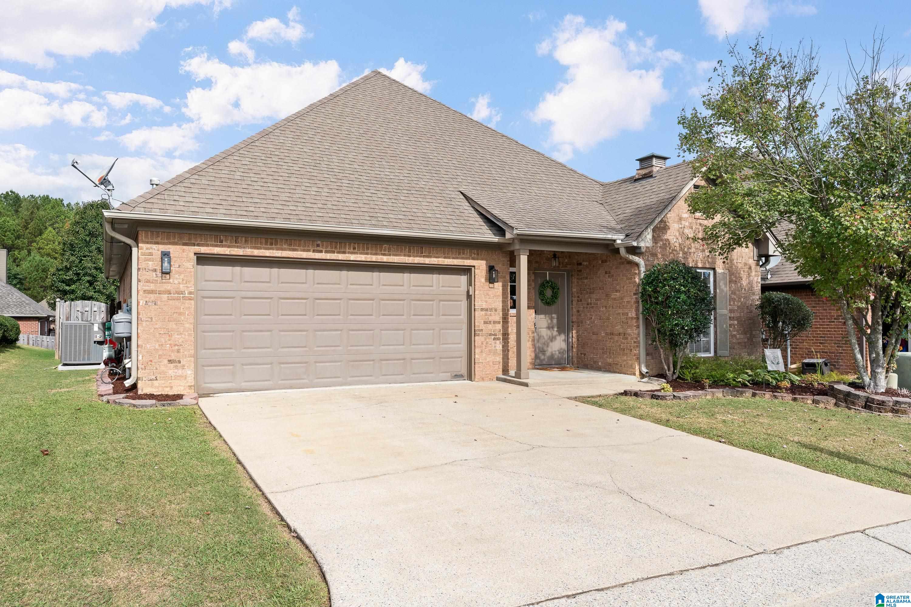 2013 Madison Circle Chelsea, AL 35043 - Photo 2 of 34