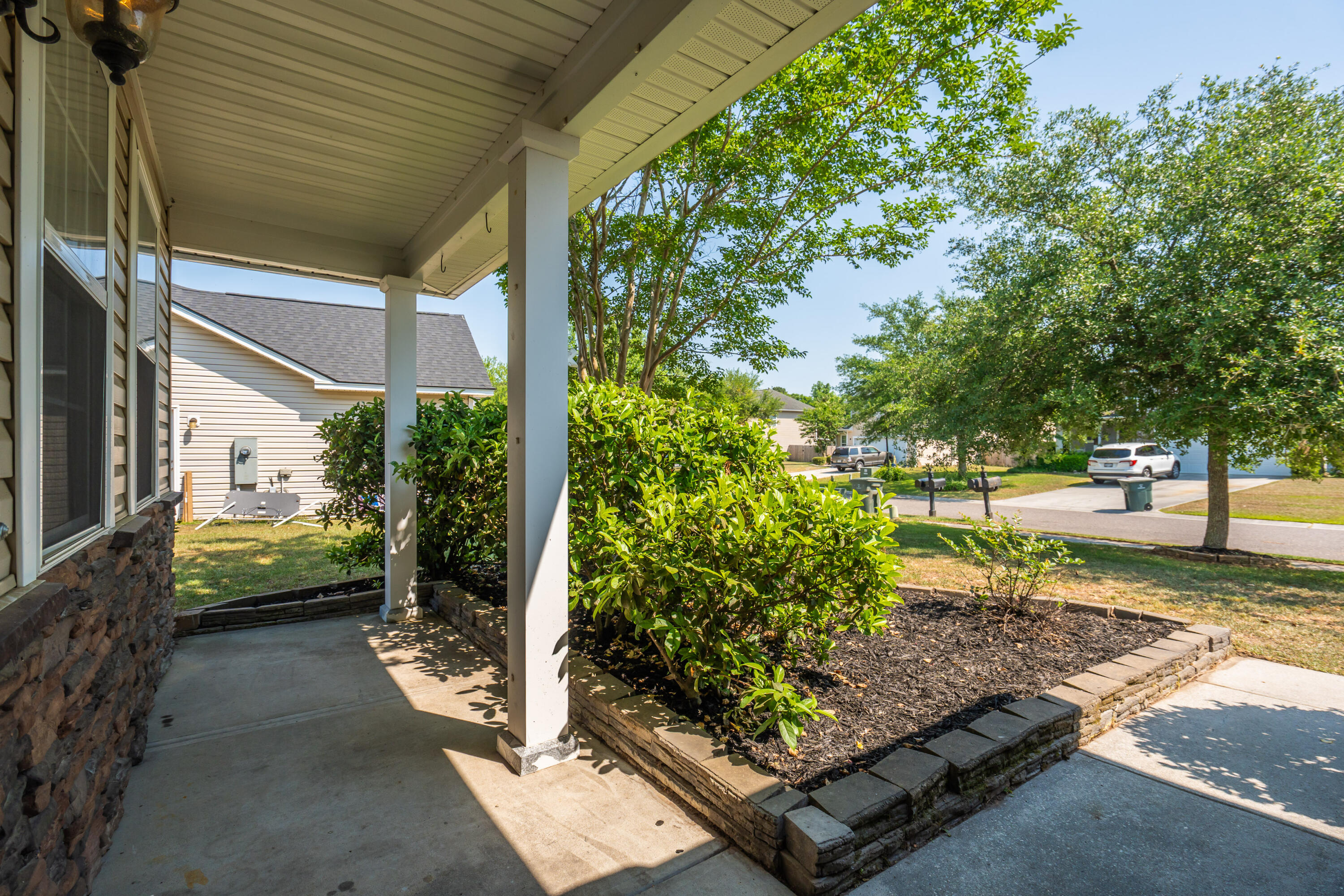 7016 Billberry Street Hanahan, SC 29410 - Photo 6 of 48 7016BillberrySt-KeenEyeMarketing-005