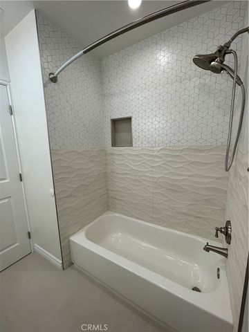 $3,850 | 1127 North Verdugo Road, Glendale, CA 91206