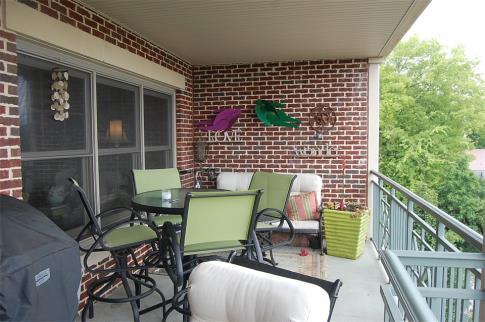 737 Battery Place, Unit 203 Chattanooga, TN 37403 - Photo 10 of 12 737 Battery Place Balcony