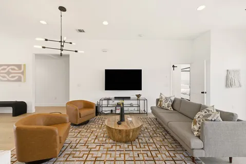 $995,000 | 7804 Hardy Drive, Austin, TX 78757