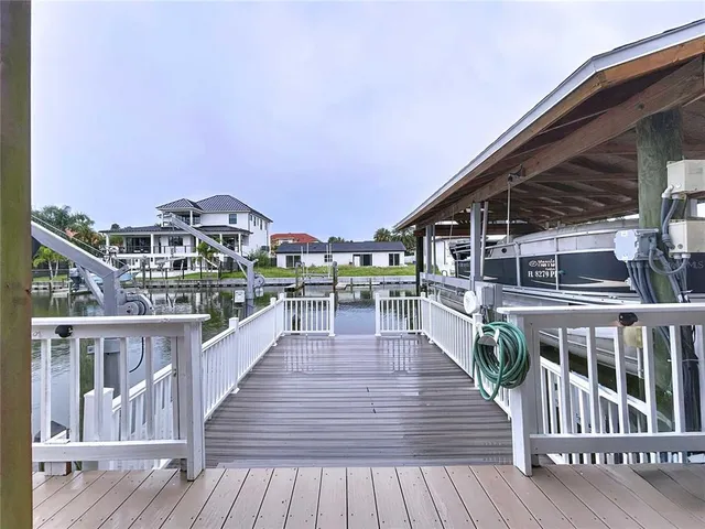 $955,000 | 3912 Fontainebleau Drive, Tampa, FL 33634