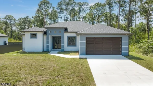 $2,300 | 872 Spaulding Street East, Lehigh Acres, FL 33974