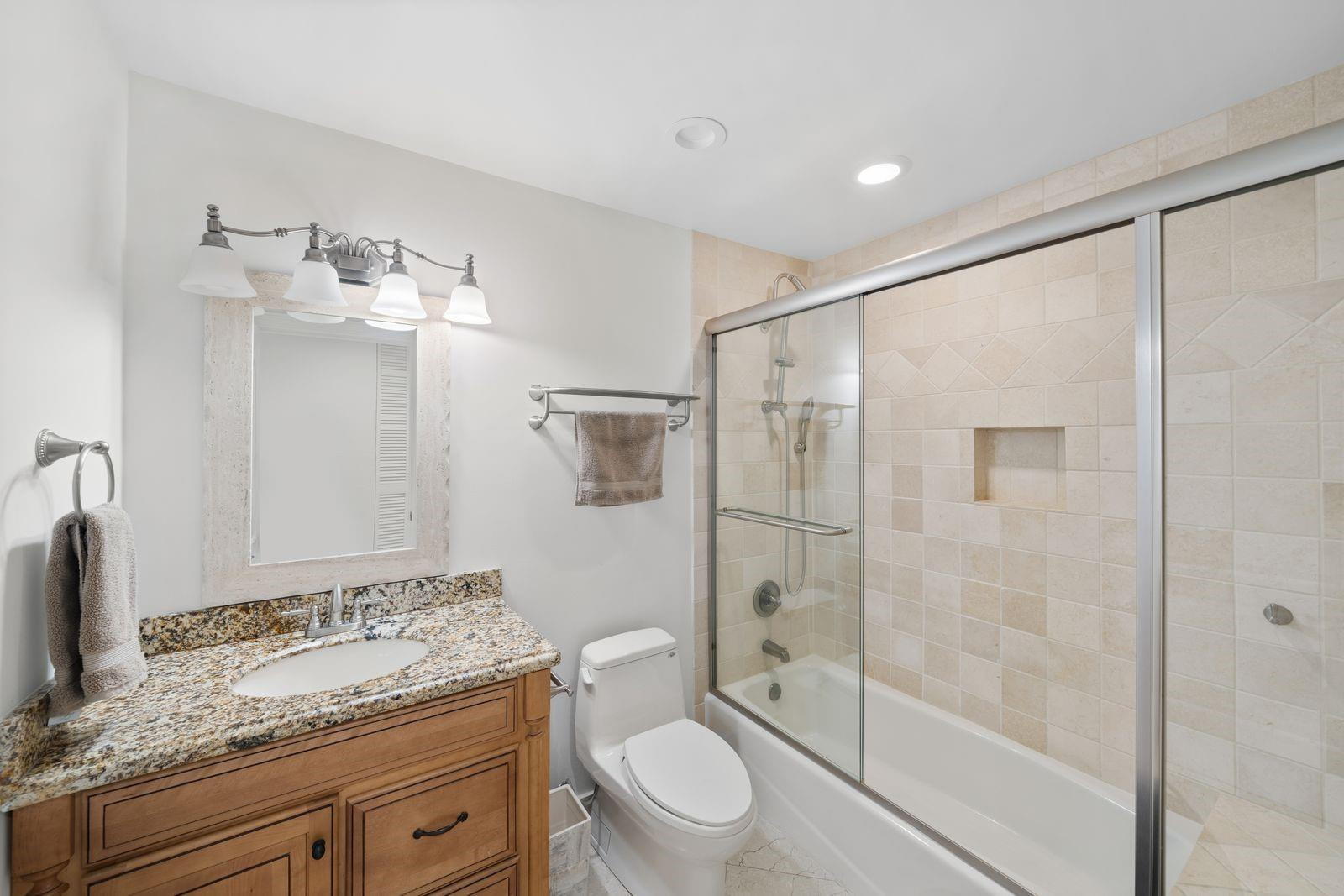 2341 Northeast 48th Court Lighthouse Point, FL 33064 - Photo 20 of 87 Photo 20