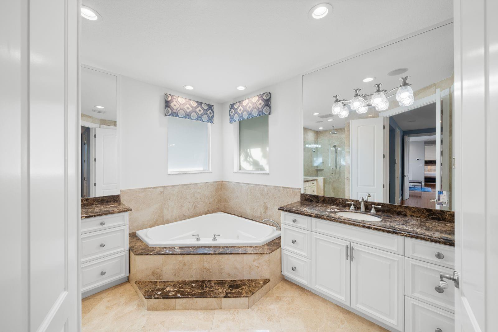 2341 Northeast 48th Court Lighthouse Point, FL 33064 - Photo 38 of 87 Photo 38